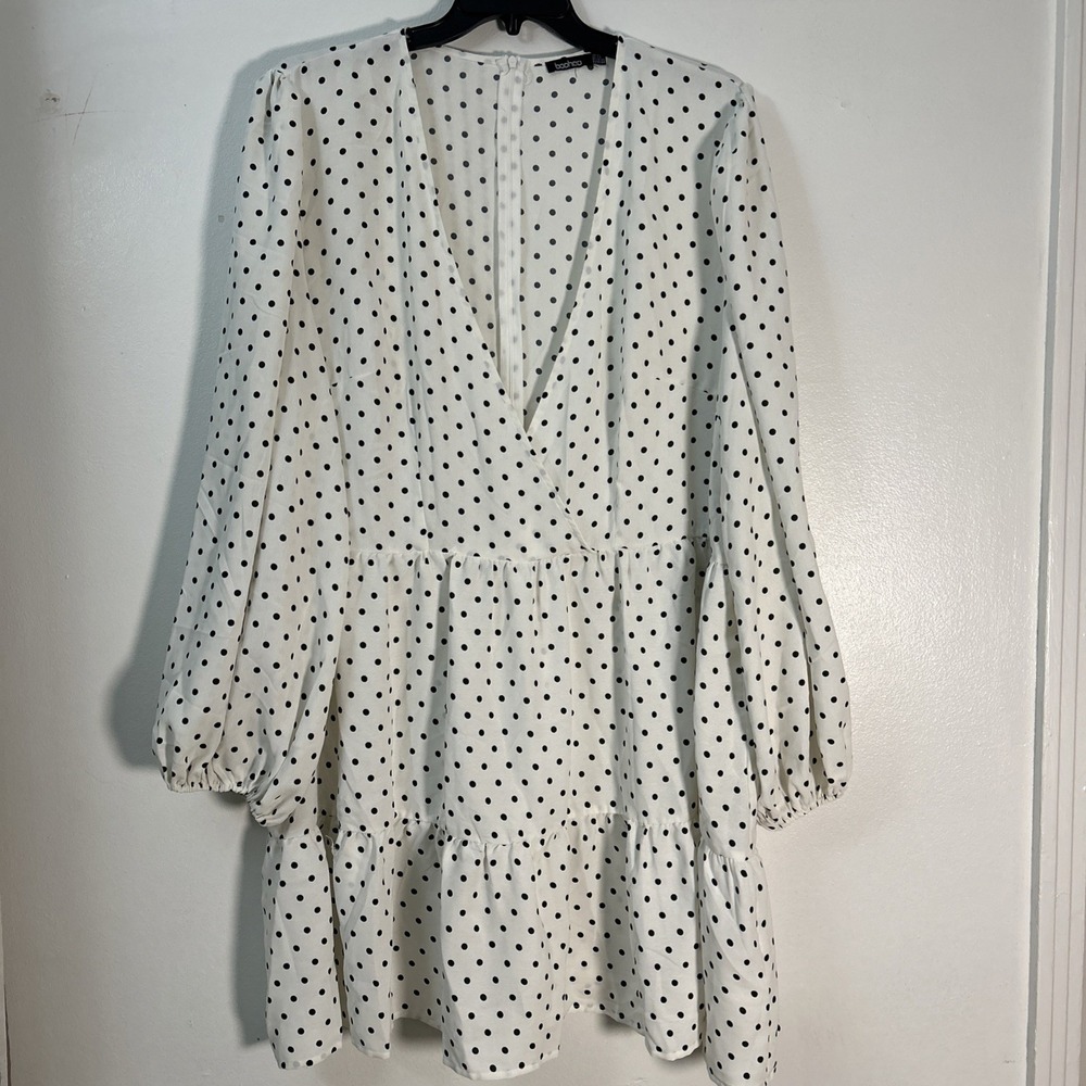 Boohoo Women 24 Dress White‎ Black Polka Dot Tiered Deep V 6381